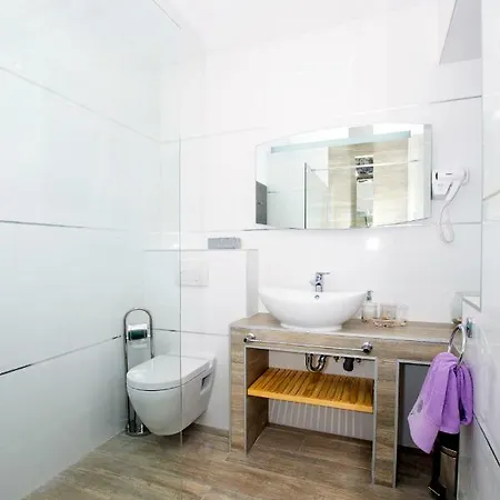 Apartment L&a *