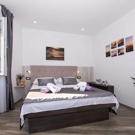 Apartment L&a *