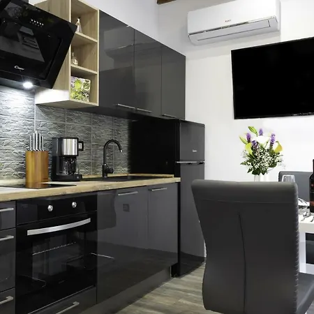 Apartment L&a